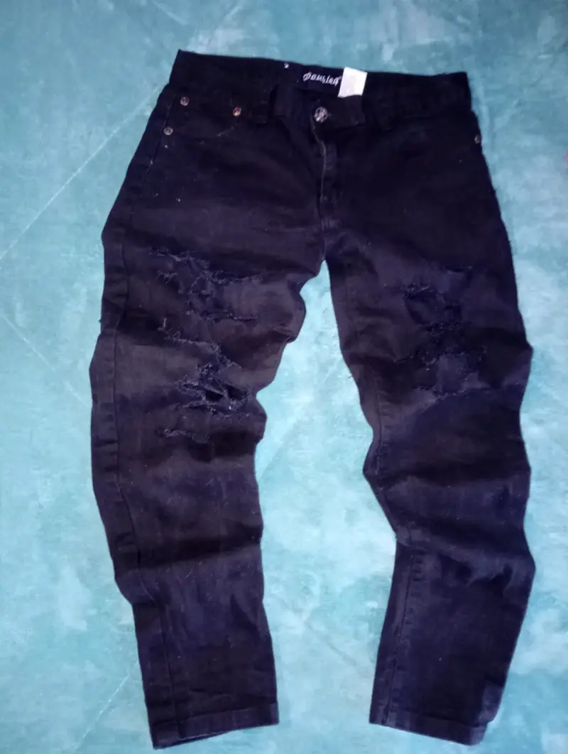 Jeans negros desgastados para hombre - 1