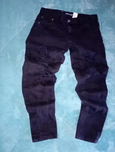 Jeans negros desgastados para hombre - miniatura 2