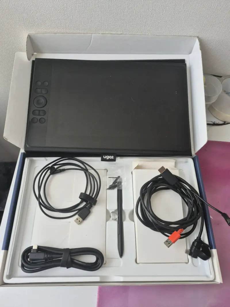 Monitor de Dibujo Ugee UE12 Plus con Lápiz - 2