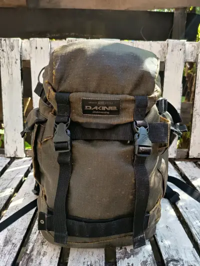 Mochila Dakine para skateboarding - miniatura 1