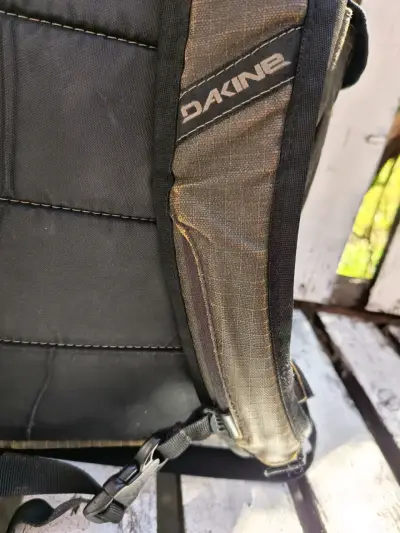 Mochila Dakine para skateboarding - miniatura 4