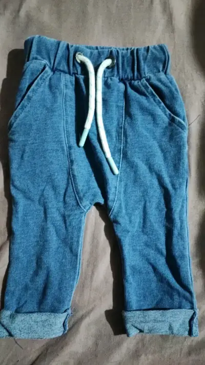 Conjunto de bebé a rayas y jeans - miniatura 3