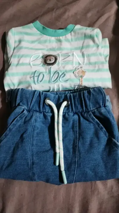 Conjunto de bebé a rayas y jeans - miniatura 4