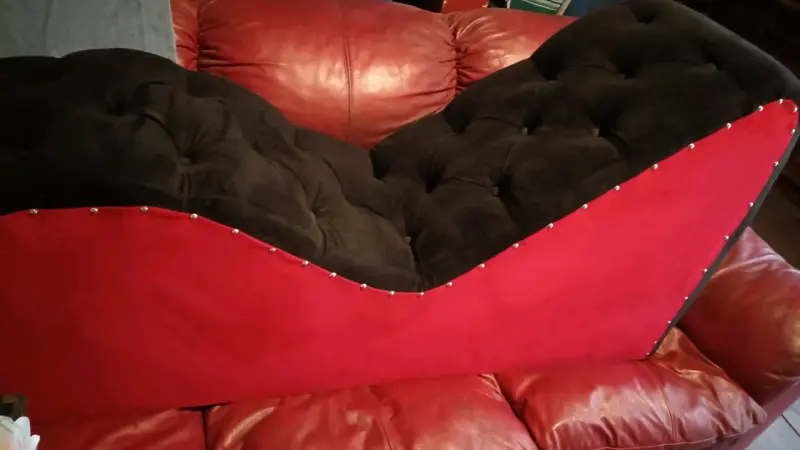 Sillón tántrico de descanso ergonómico rojo y negr - 1