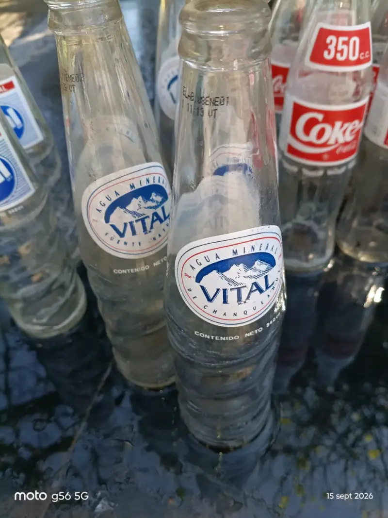 Botellas ochentas vidrio vintage Coca-Cola y Vital - 2