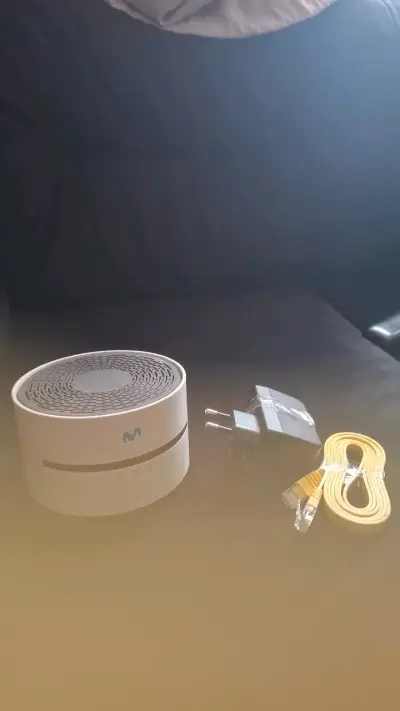 Repetidor WiFi Movistar con cables - miniatura 1