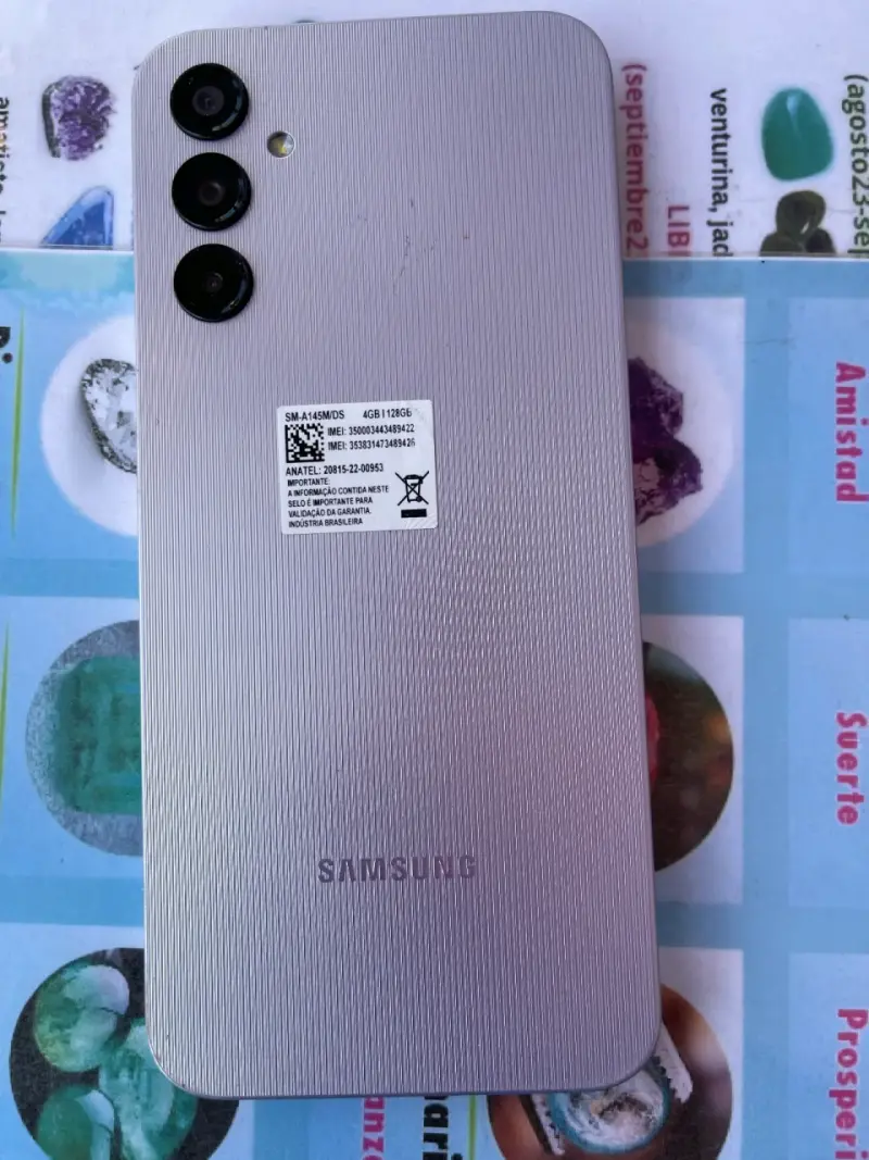 Samsung Galaxy A14 con triple cámara trasera - 2