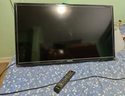 Televisor Samsung 32" LED - miniatura 1