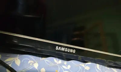 Televisor Samsung 32" LED - miniatura 3
