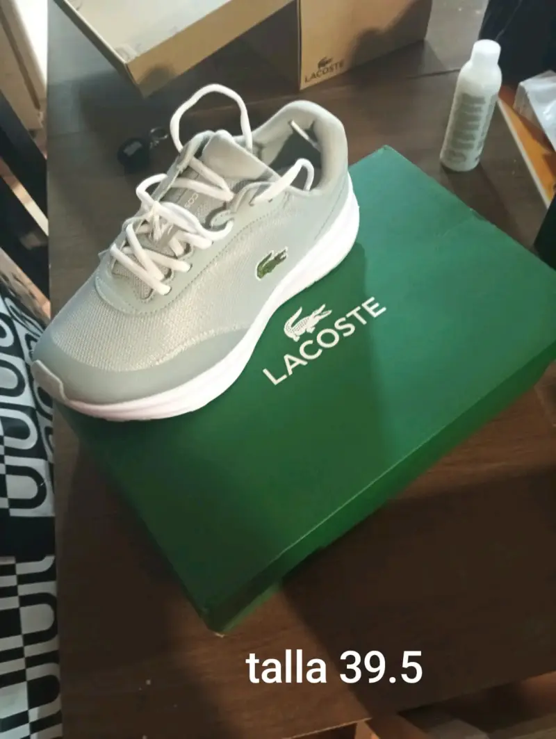 Zapatillas deportivas Lacoste para mujer en varios colores - 1