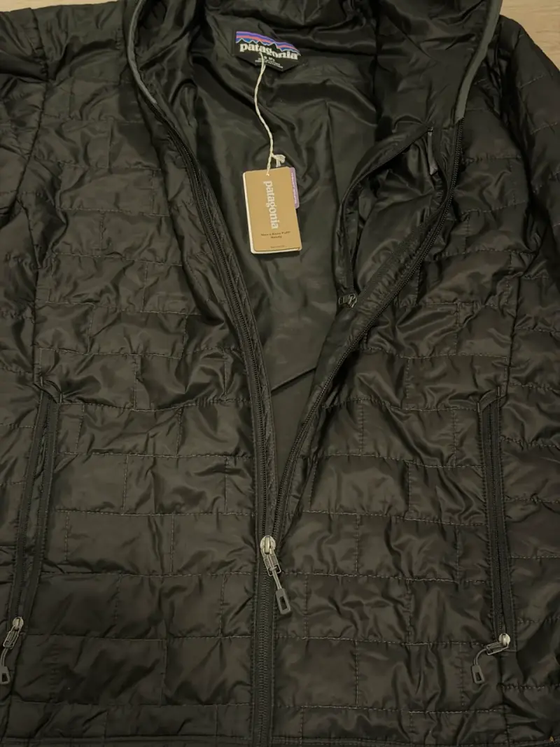 Chaqueta Patagonia Nano Puff negra con capucha - 2