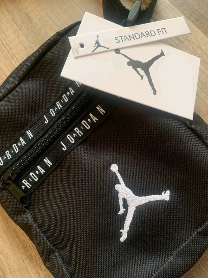 Bolso bandolera Jordan negro con logo - 2