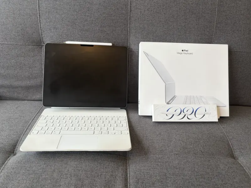 iPad Air 13 pulgadas con Magic Keyboard y pencil - 1