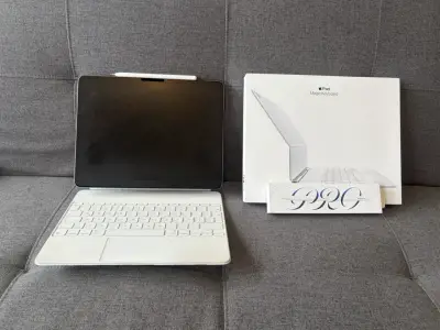 iPad Air 13 pulgadas con Magic Keyboard y pencil - miniatura 1