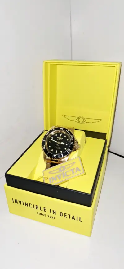 Reloj Invicta dorado con caja original - miniatura 4