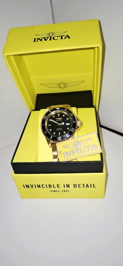 Reloj Invicta dorado con caja original - miniatura 6