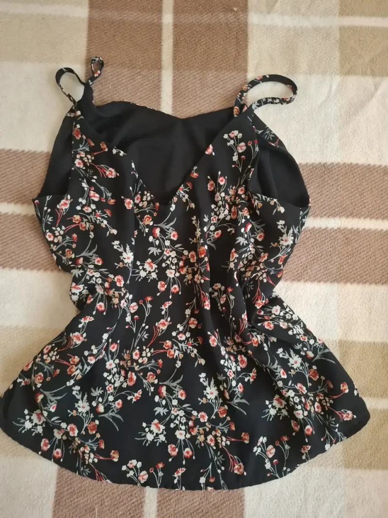 Blusa de tirantes floral MNL x Corona - 2