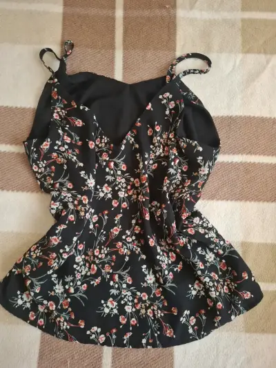 Blusa de tirantes floral MNL x Corona - miniatura 2
