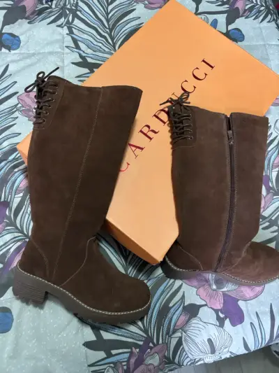 Botas altas de gamuza marrón Carducci - miniatura 1