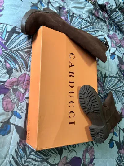 Botas altas de gamuza marrón Carducci - miniatura 2