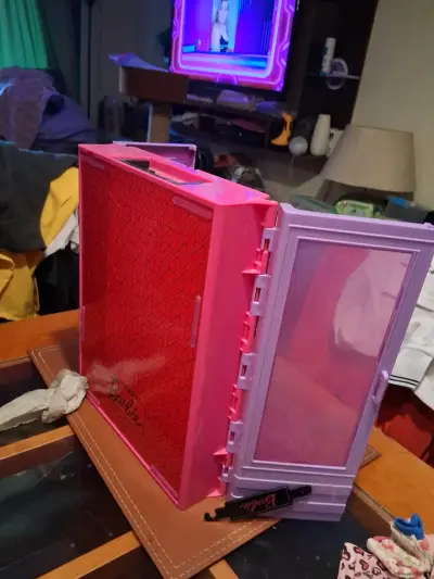 Casa de muñecas Barbie de dos pisos con muebles - miniatura 6