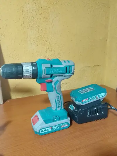 Taladro Inalámbrico Total 20V con Cargador - miniatura 2