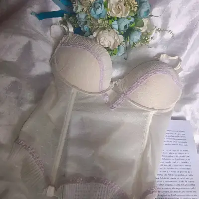 Corset de encaje blanco con detalles en lila - miniatura 1