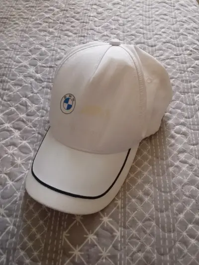 Gorra blanca BMW y Puma con logo bordado - miniatura 1