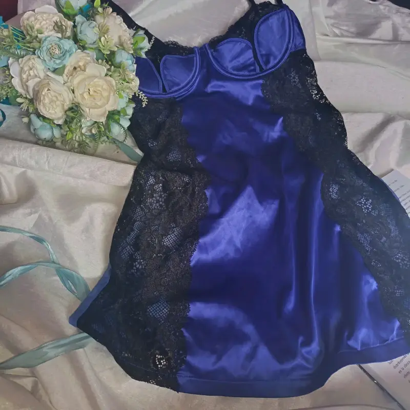 Baby doll de satén azul con encaje negro - 3