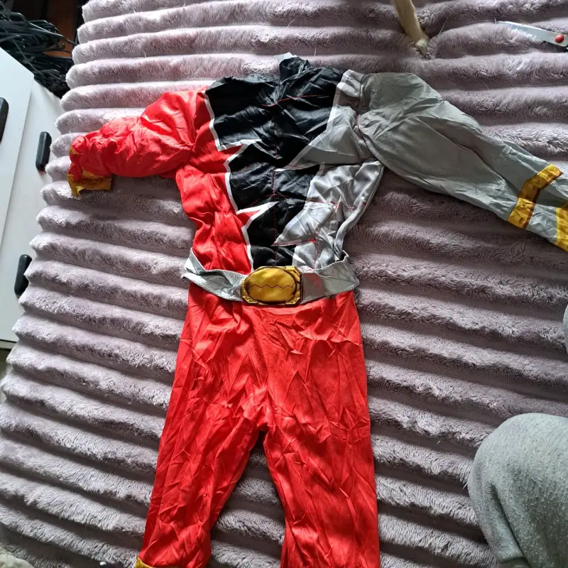 Power ranger rojo talla 2 aprox - 1