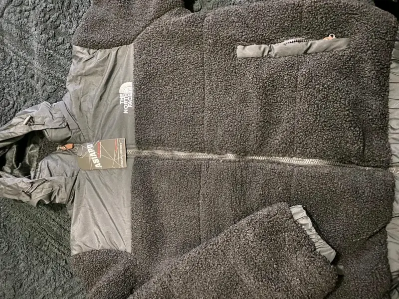 Chaqueta teddy negra The North Face con capucha - 1
