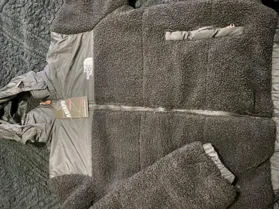 Chaqueta teddy  negra The North Face con capucha - miniatura 1