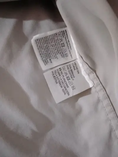 Camisa blanca de hombre H&M con bolsillos - miniatura 3