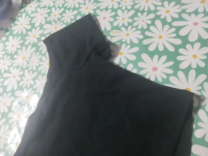 Top negro de hombros descubiertos - 3