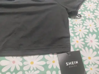 Polera negra básica Shein para mujer - miniatura 1