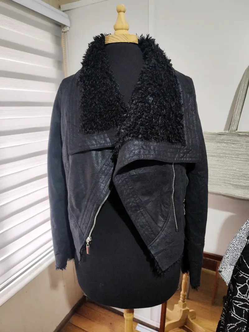 Chaqueta negra de piel sintética Jennifer Lopez - 3