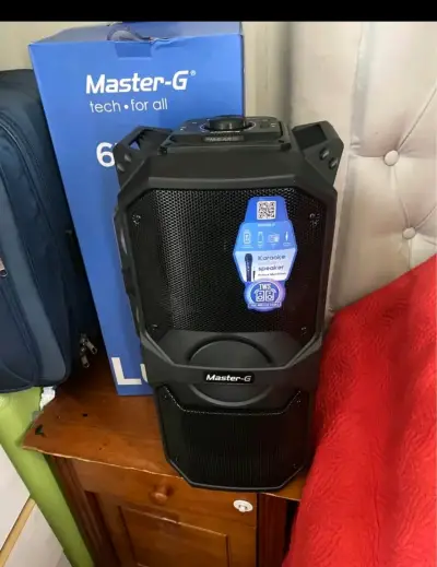 Parlante karaoke Master-G con luces LED - miniatura 1