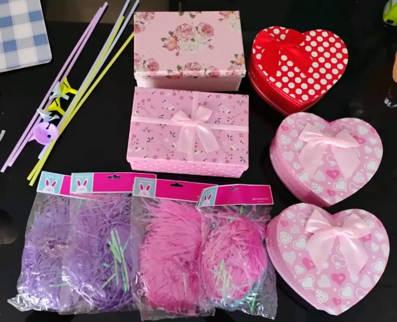 Set de cajas decorativas y relleno de papel