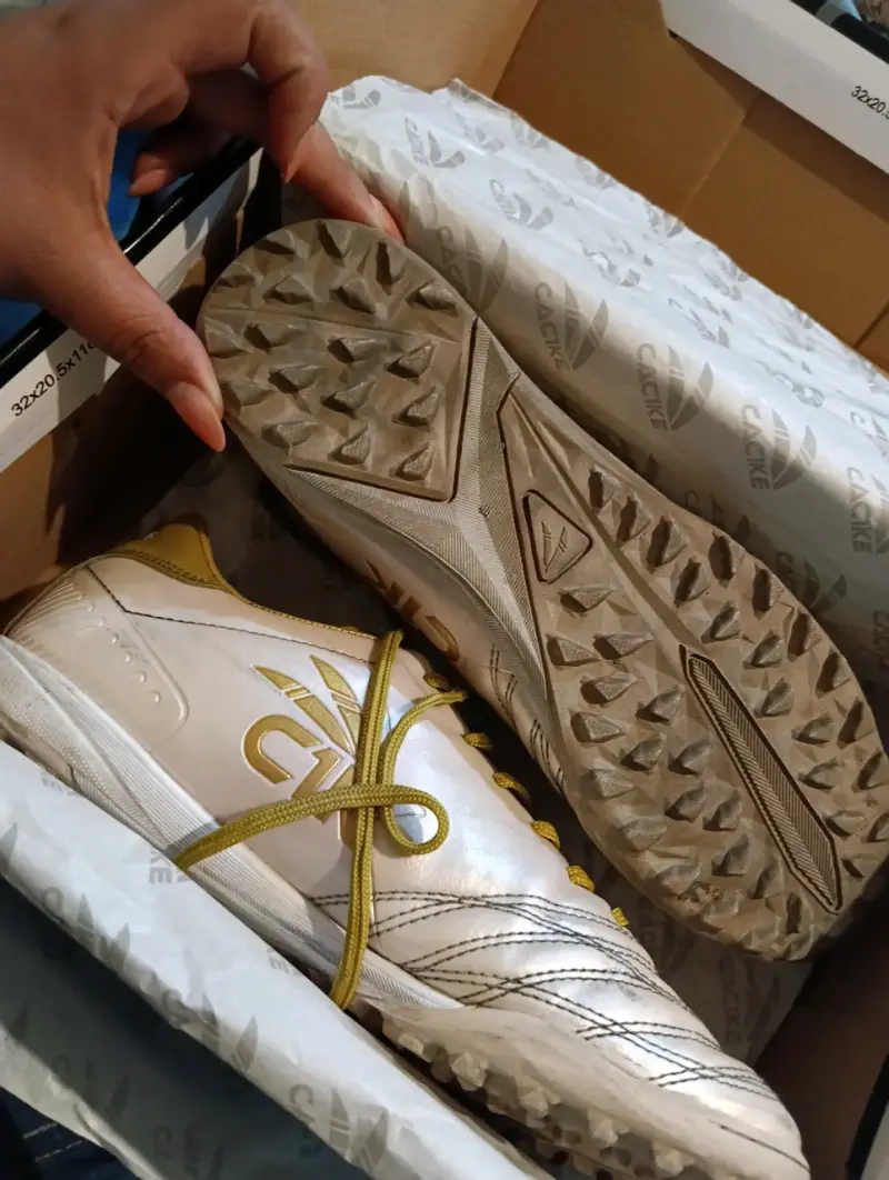 Zapatillas de baby fútbol C1K doradas talla 41 - 6