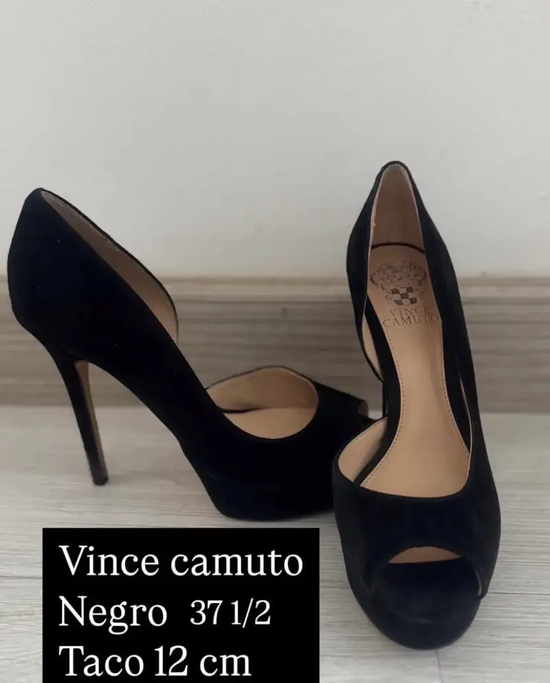 Tacones negros Vince Camuto talla 37 1/2