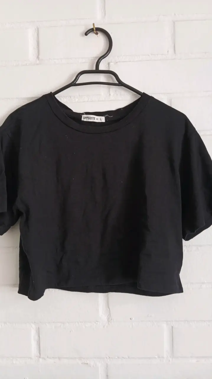 Polera negra corta Opposite talla L - 2