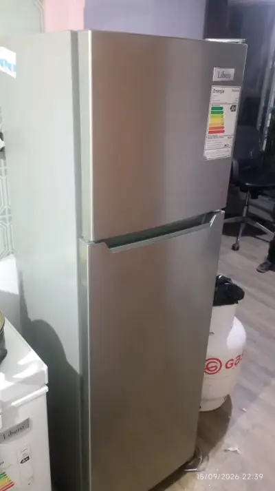 Refrigerador Libero 168 Litros en excelente estado - miniatura 2