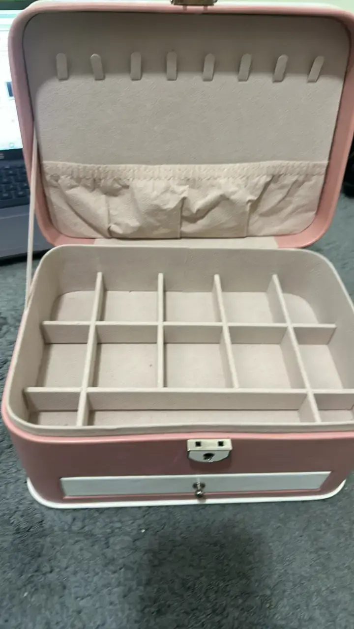 Caja organizadora de joyas rosa con compartimentos - 1