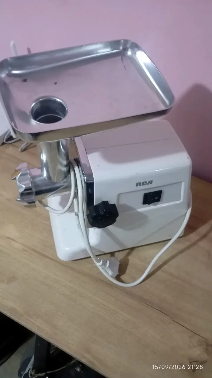 Moledora de Carne Eléctrica RCA Blanca - 2