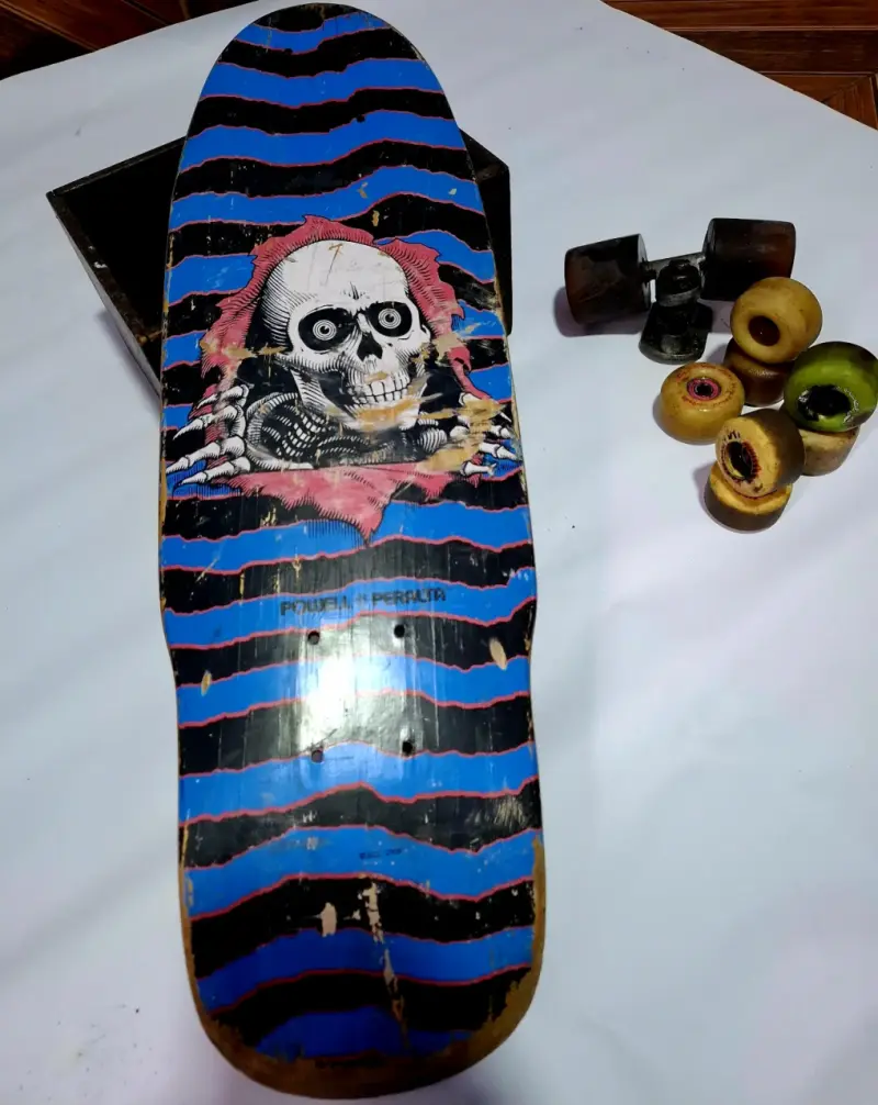 Skateboard Powell Peralta con diseño de calavera - 3