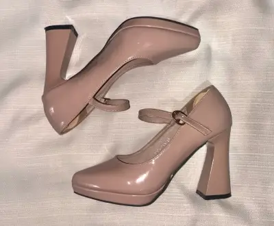 Zapatos de tacón alto color nude con correa - miniatura 1