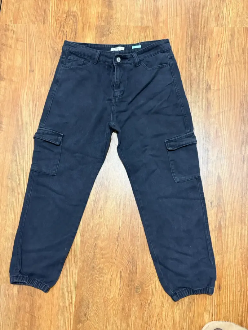 Pantalones cargo negrod - 1