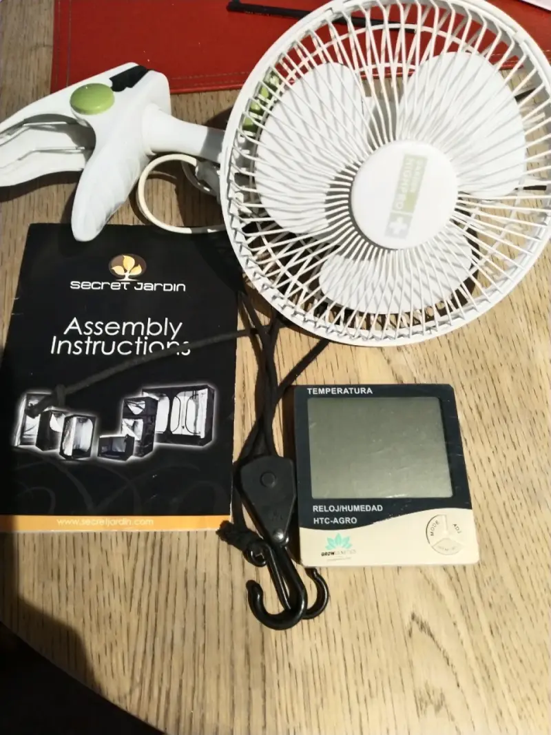 Kit de cultivo indoor Secret Jardin DS120w II con accesorios - 5