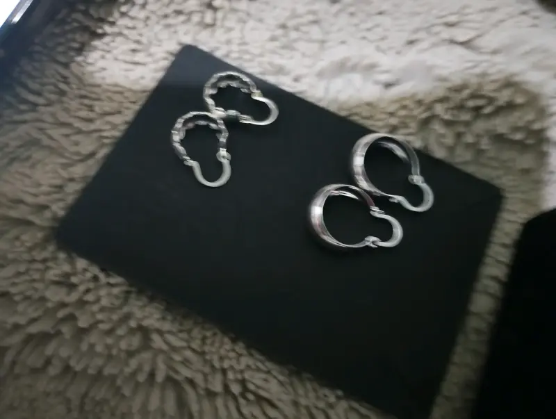 Conjunto de collares y dijes de plata variados - 4