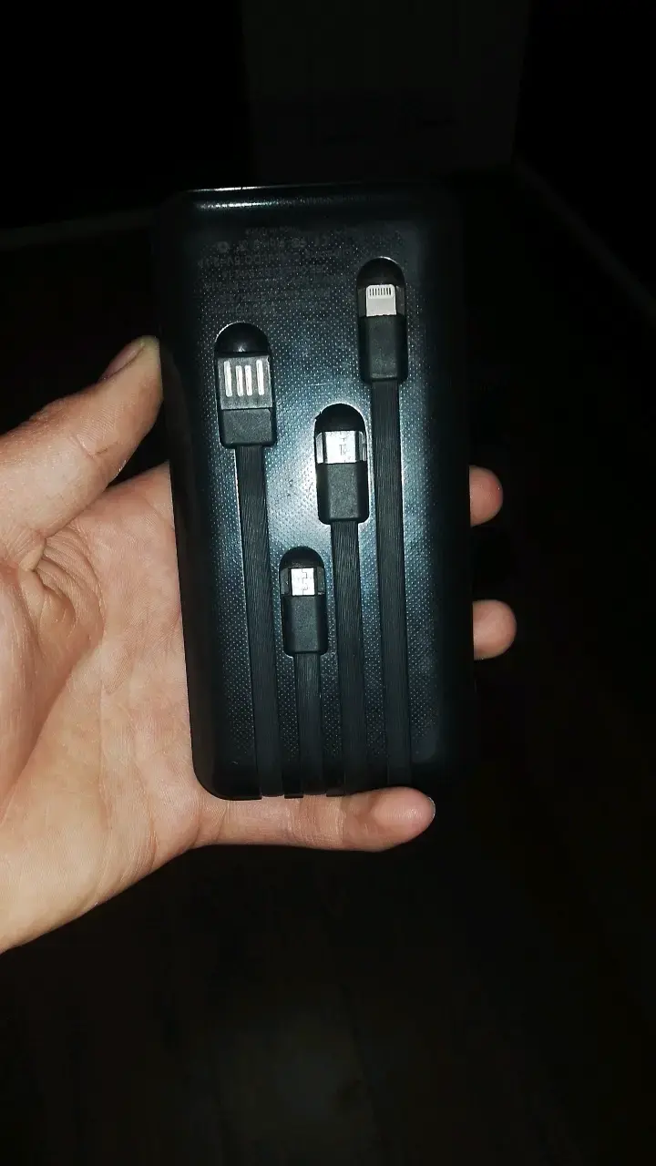 Power bank portátil con cables integrados - 2